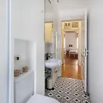Daire Spacious In Historic Centre & Free Parking