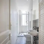 Spacious In Historic Centre & Free Parking *