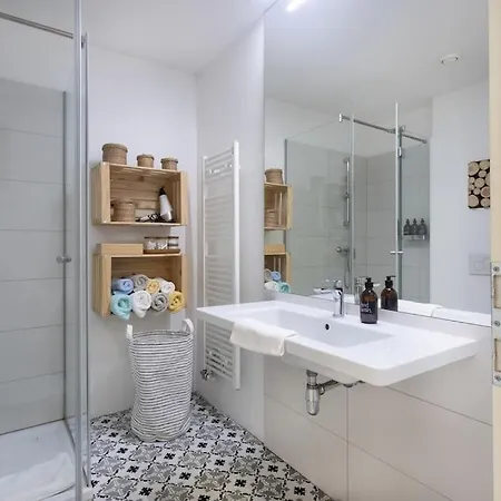 Spacious In Historic Centre & Free Parking Apartamento *