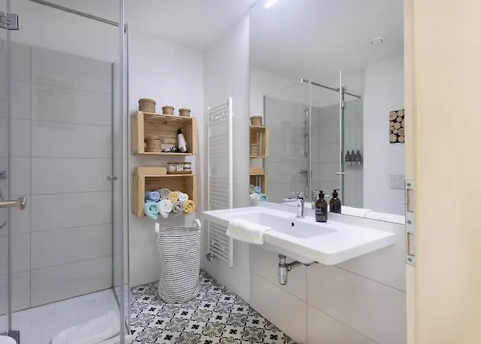 Spacious In Historic Centre & Free Parking Apartament *